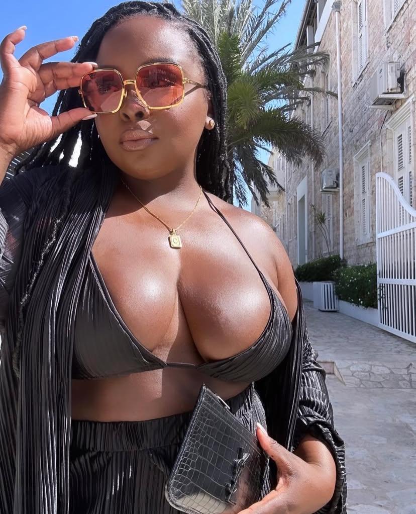 632490769: Chica busca chico en Gerona