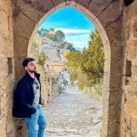 637705099: Chico busca chica en Navarra