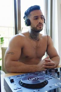 631253830: Chico busca chica en Barcelona