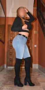 687708401: Chica busca chico en Sevilla