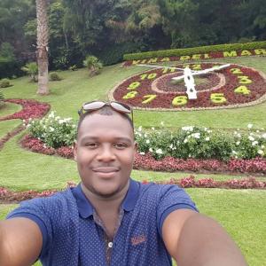 Chico busca chica en Murcia: 