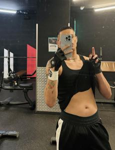 Chico busca chica en Sevilla: 