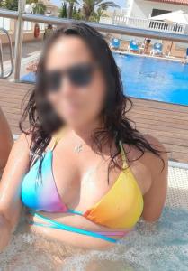672959935: Chica busca chico en Barcelona