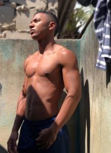 645043833: Chico busca chica en Barcelona