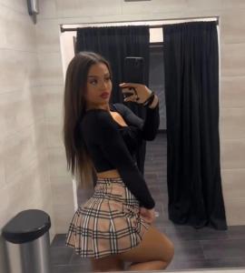 613557695: Travesti en Almería