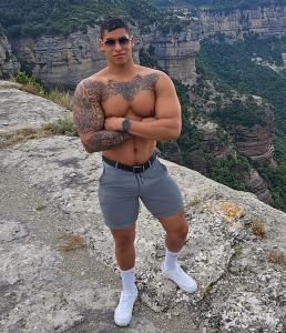 Chico busca chica en Sevilla: 