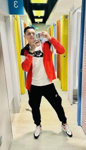 614772935: Chico busca chica en Sevilla