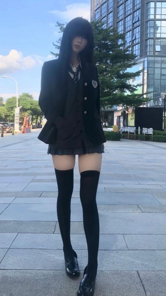 688138567: Chica busca chico en Madrid