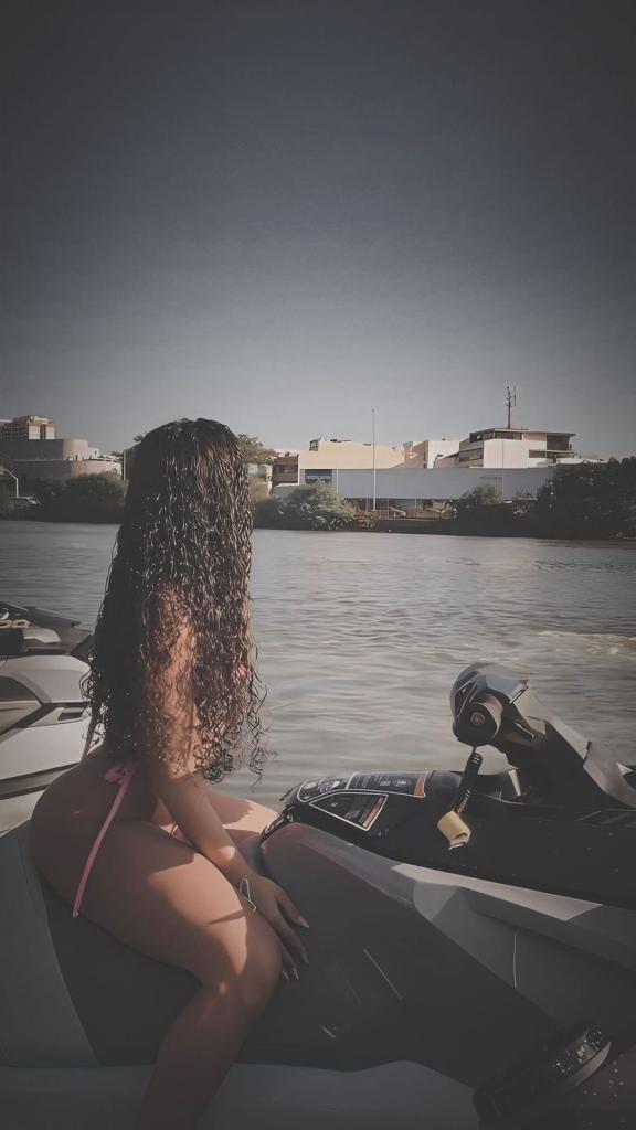 672859358: Chica busca chico en León