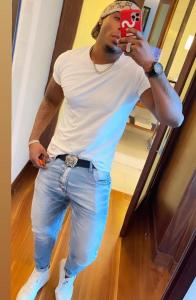 631036598: Chico busca chica en Barcelona