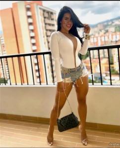 659233605: Chica busca chico en Madrid