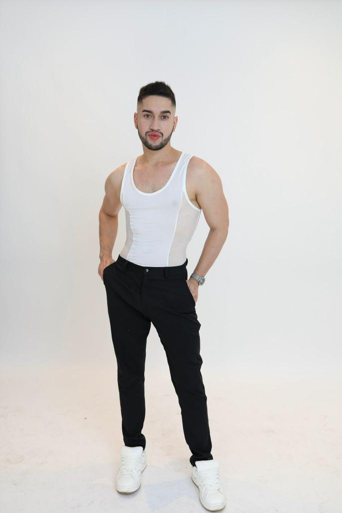 693371040: Chico busca chica en Madrid