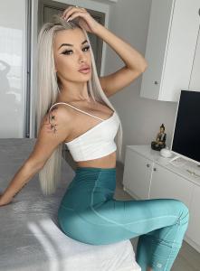 605938915: Chica busca chico en Málaga