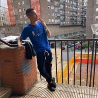 663424562: Chico busca chica en Barcelona