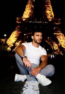 613834271: Chico busca chica en Málaga