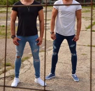 606987430: Chico busca chica en Sevilla