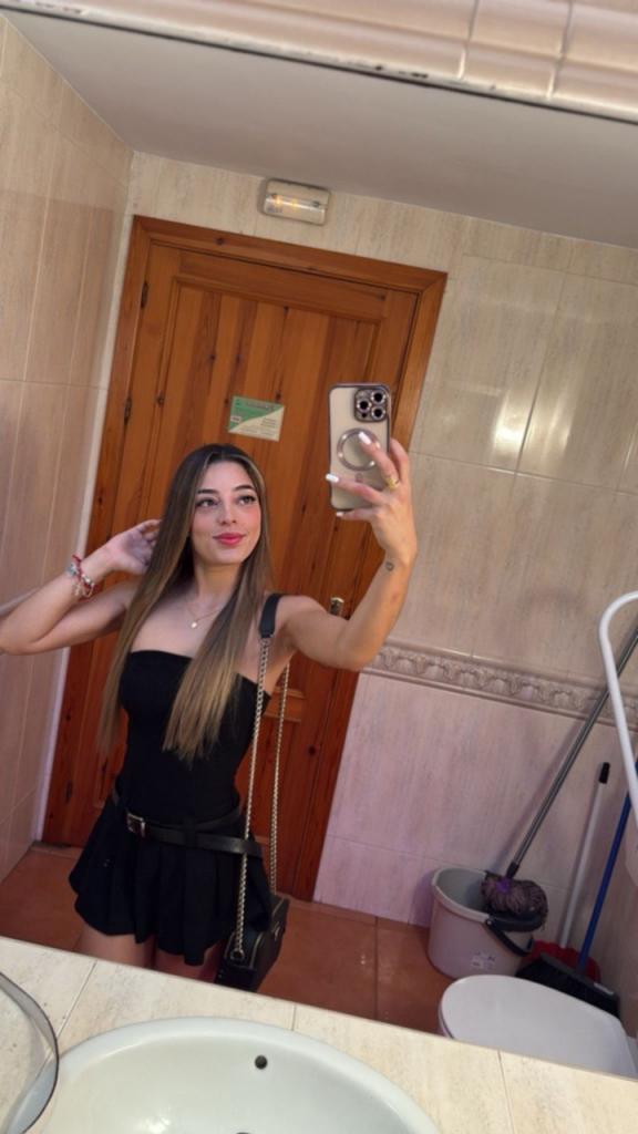 Chica busca chico en Málaga: Chica busca chico