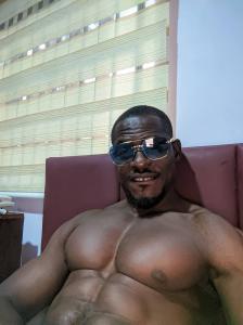 631772623: Chico busca chica en Madrid