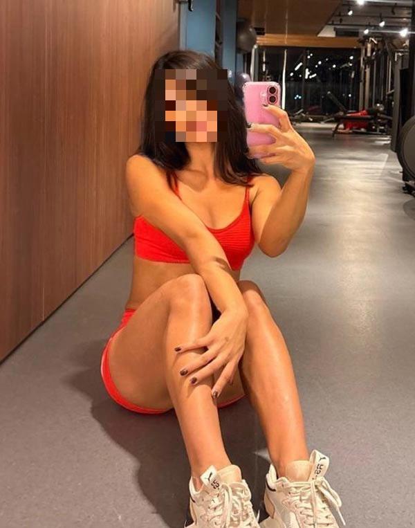 Chica busca chico en Ibiza: Chica busca chico