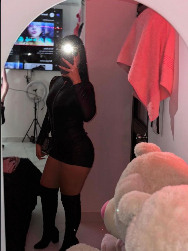 Chica busca chico en Tenerife: 