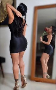 647356817: Chica busca chico en Barcelona