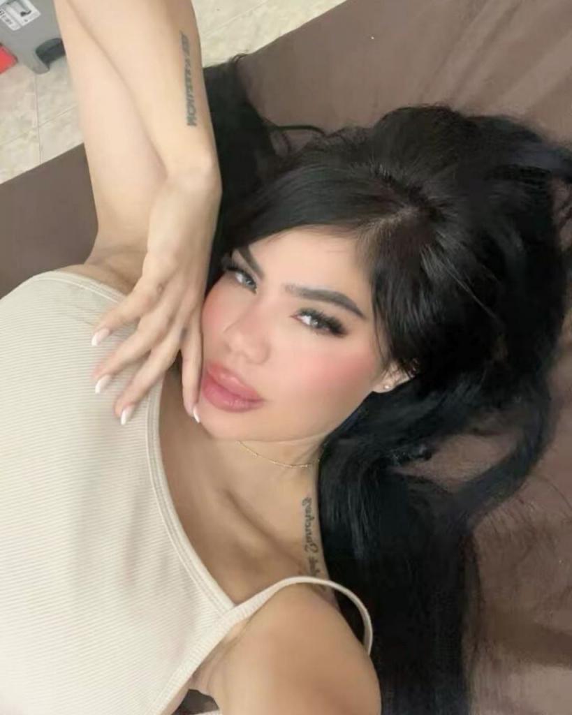 643457305: Chica busca chico en Mallorca