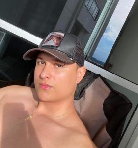 673124940: Chico busca chica en Valencia