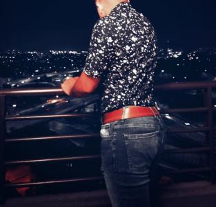 Chico busca chica en Sevilla: 