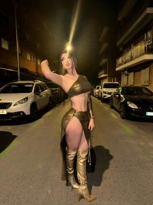 647270375: Chica busca chico en Cantabria