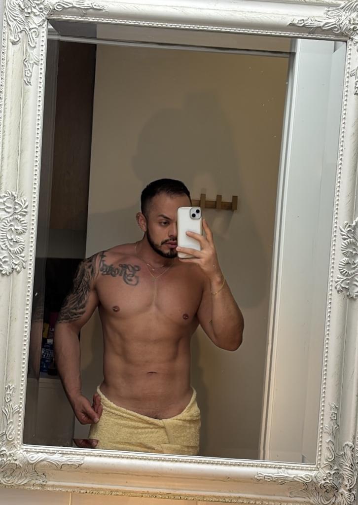 Chico busca chica en Granada: 