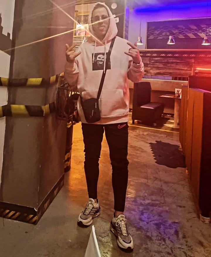 Chico busca chica en Sevilla: 