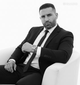 676980179: Chica busca chico en Sevilla