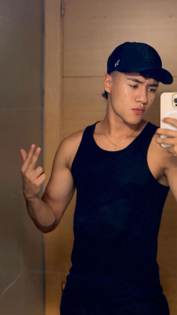 610349222: Chico busca chica en Ibiza