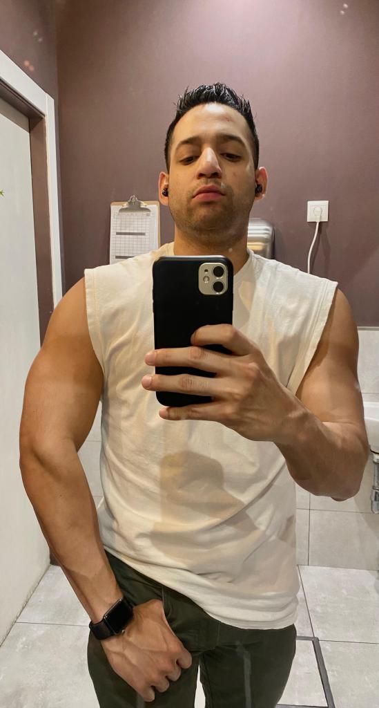 Chico busca chica en Málaga: 