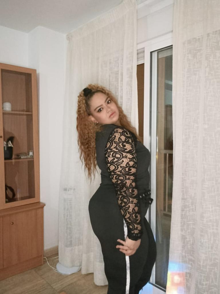 614705588: Chica busca chico en Murcia