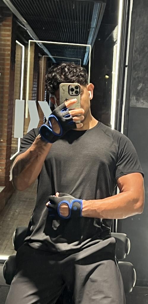 Chico busca chica en Granada: 