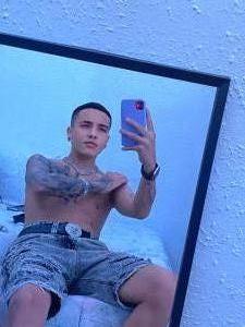 643701664: Chico busca chica en Barcelona