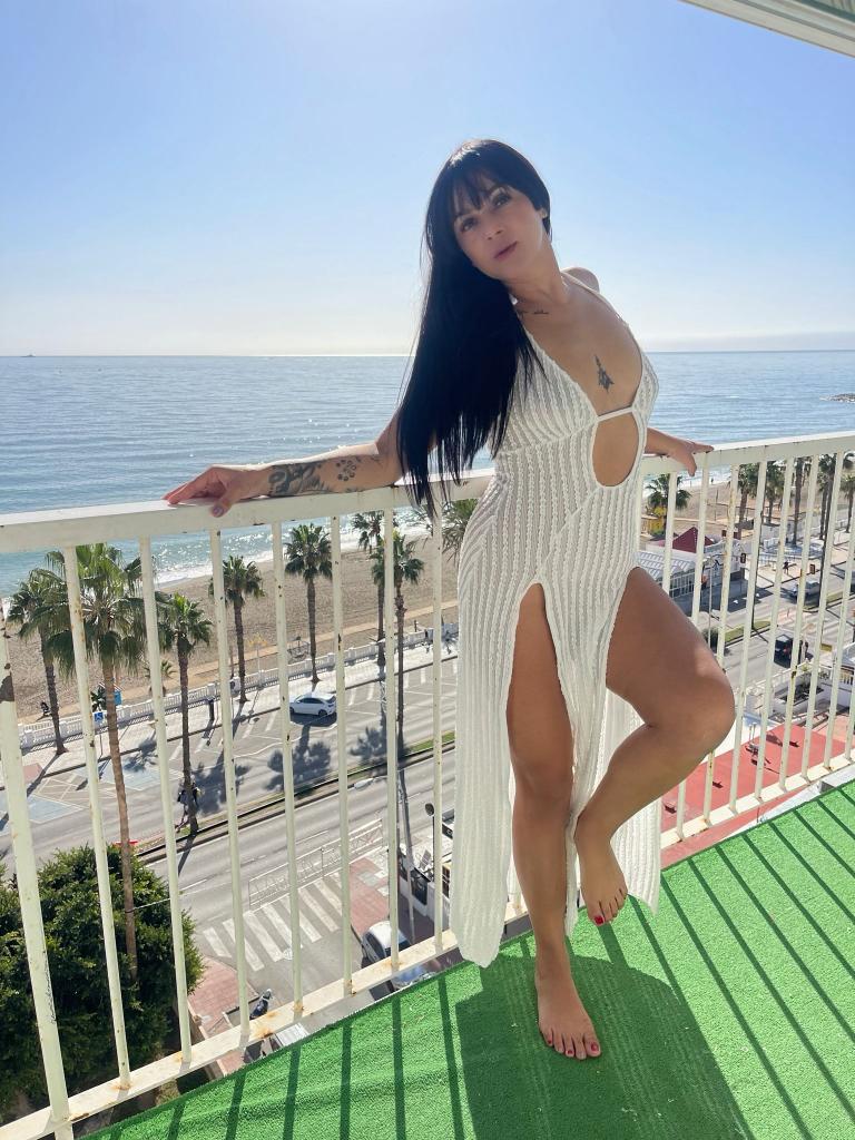 607068560: Chica busca chico en Málaga