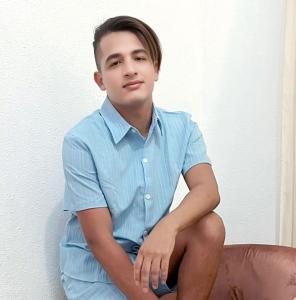 611371739: Chica busca chico en Barcelona