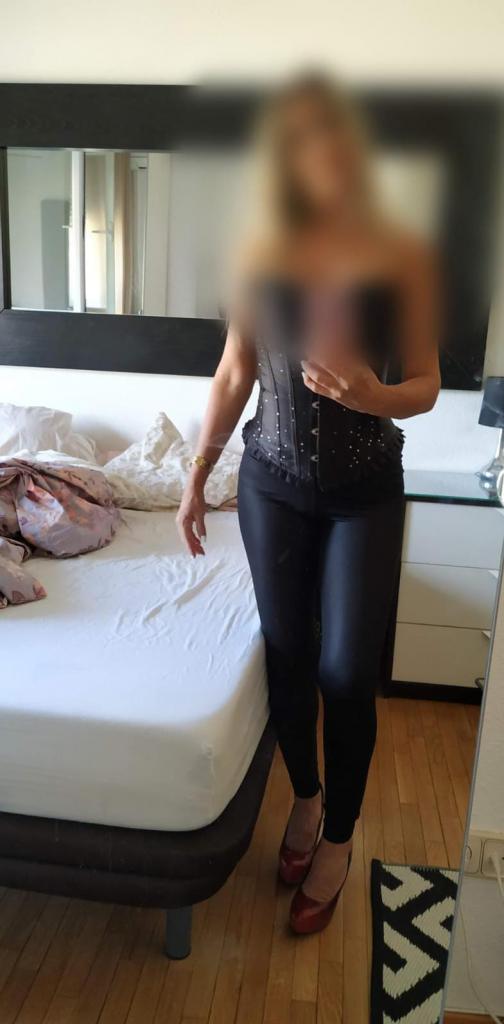 614825364: Chica busca chico en Cádiz