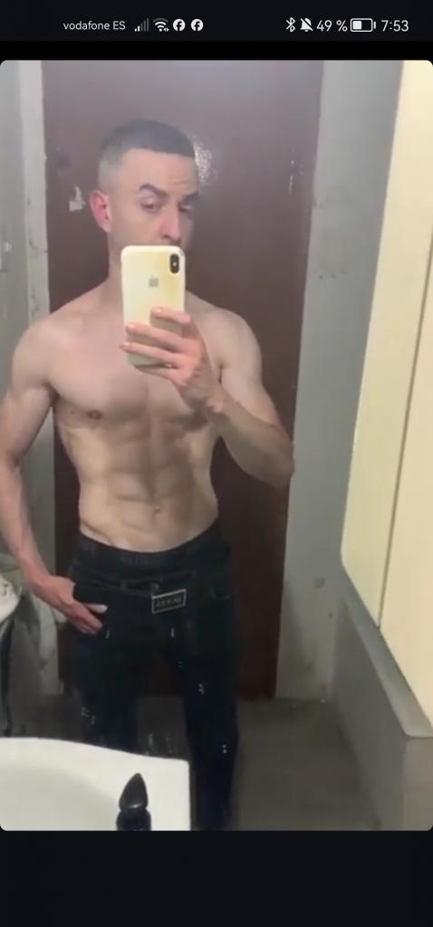 677175235: Chico busca chica en Barcelona