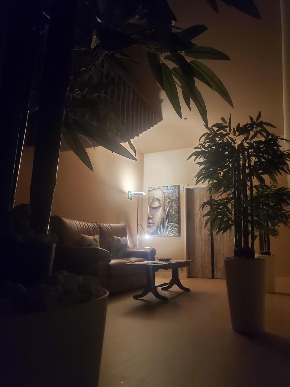 623932993: Chica busca chico en La Coruña