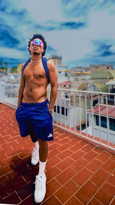 Chico busca chica en Cádiz: 