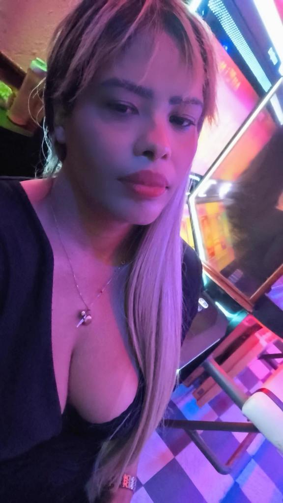 617068762: Chica busca chico en Pontevedra