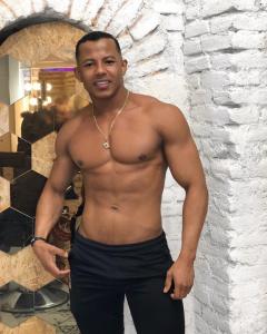 674966448: Chico busca chica en La Coruña