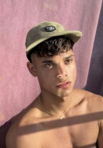 Chico busca chica en Granada: 