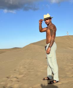 Chico busca chica en Granada: 