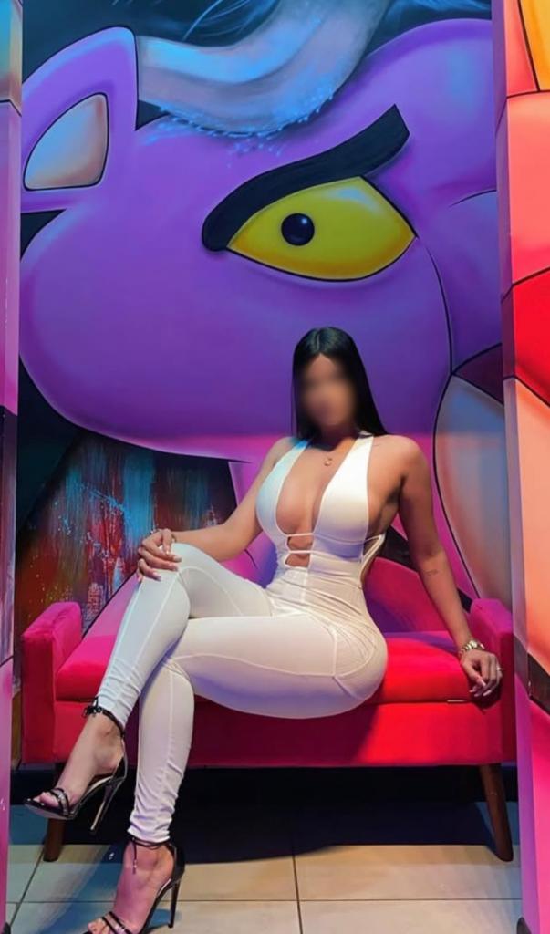 Chica busca chico en Granada: 