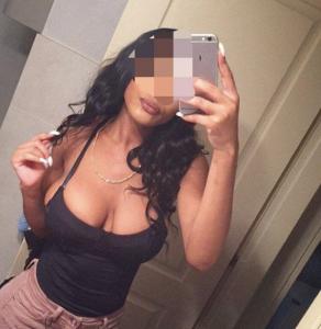 629902562: Chica busca chico en Sevilla