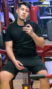 627088175: Chico busca chica en Sevilla